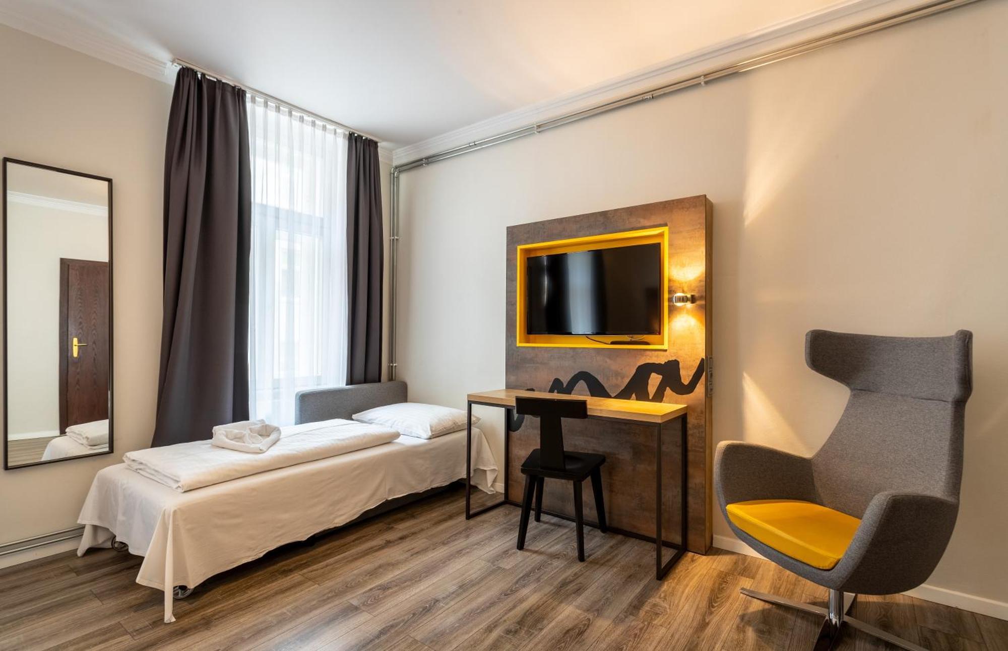 Hotel Westbahn Vienna Exterior photo